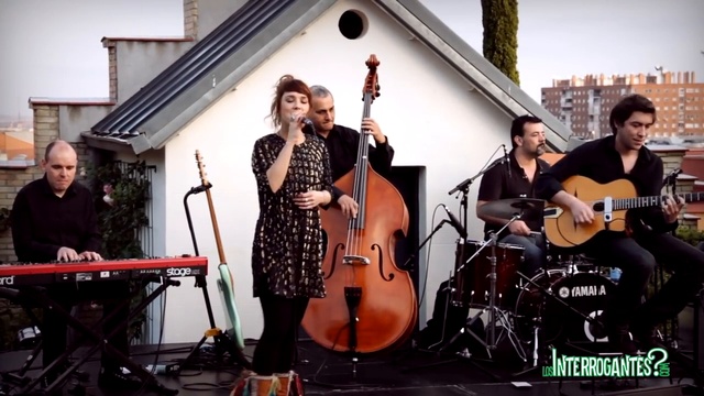 Zaz - Les Passants (Прохожие) Текст+перевод