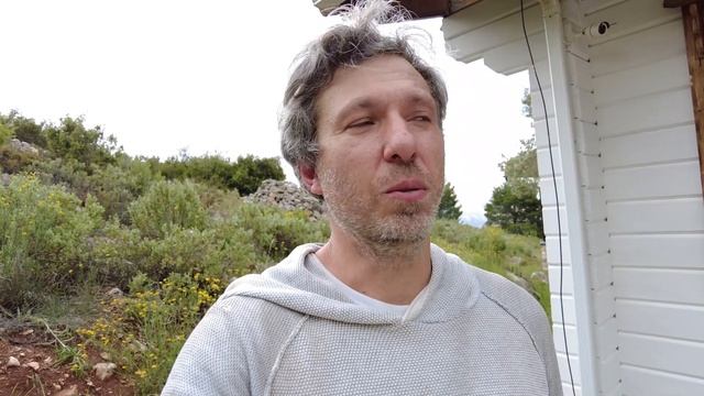 Как покрасить дом? | Обновляю краску деревянного дома смотреть онлайн