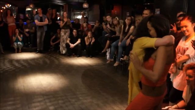 Zouk #LAMBADA DANCE Evelyn Magyari dancing with Joe, Yuval, Bebe, Solange, Xavi - London LAMBAZOUK смотреть онлайн
