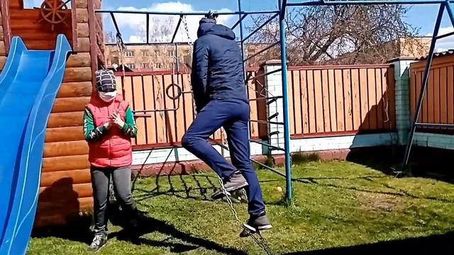 Пьяная лестница своими руками или как занять детей и развить равновесие. 0+ смотреть онлайн