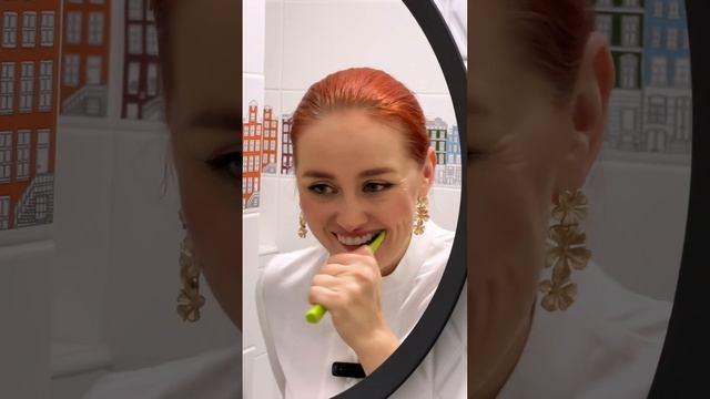 Как чистит зубы стоматолог? смотреть онлайн