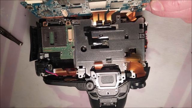 Sony alpha 580 Shutter Charge Motor смотреть онлайн