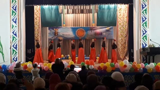 Испанский танец "Огонь". День Независимости РК. Старшая группа "Ayala"? смотреть онлайн