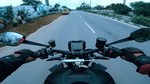 India Exclusive 2021 Ducati Streetfighter V4S First Ride Review Matte Black Motovlog смотреть онлайн