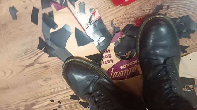 Showing Off Dr Martens Combat Boots With 100 Year Old 78rpm Records Destroyed. смотреть онлайн