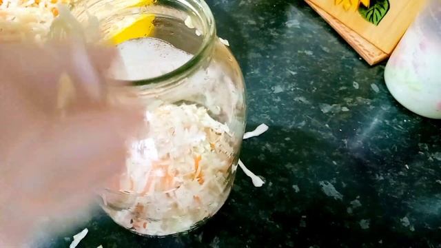 Хрустящая, самая вкусная квашеная капуста в банке! Вы больше не будете квасить по другому!!! смотреть онлайн