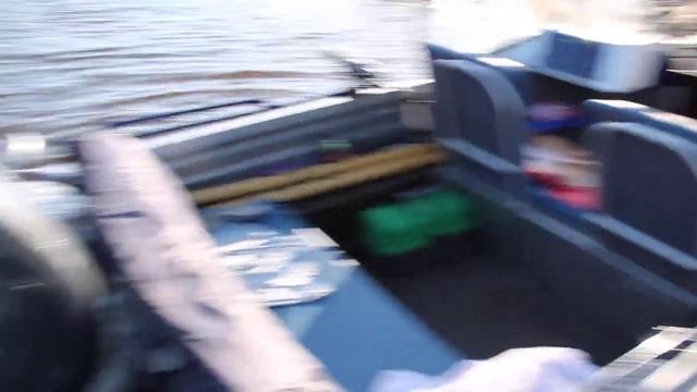 Обзор на Лодку Салют 430, + Yamaha F40.Про скорость и расход топлива. смотреть онлайн