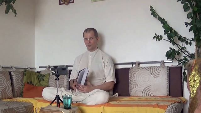 Выбраться из дебрей иллюзии, БГ 2.52, Шри Джишну дас, Геленджик, 10.07.22 смотреть онлайн