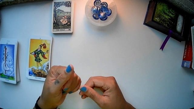 Tarot vs. Oracle vs. Lenormand ? Tarot Tutorial 2023-10 #tarot101 смотреть онлайн