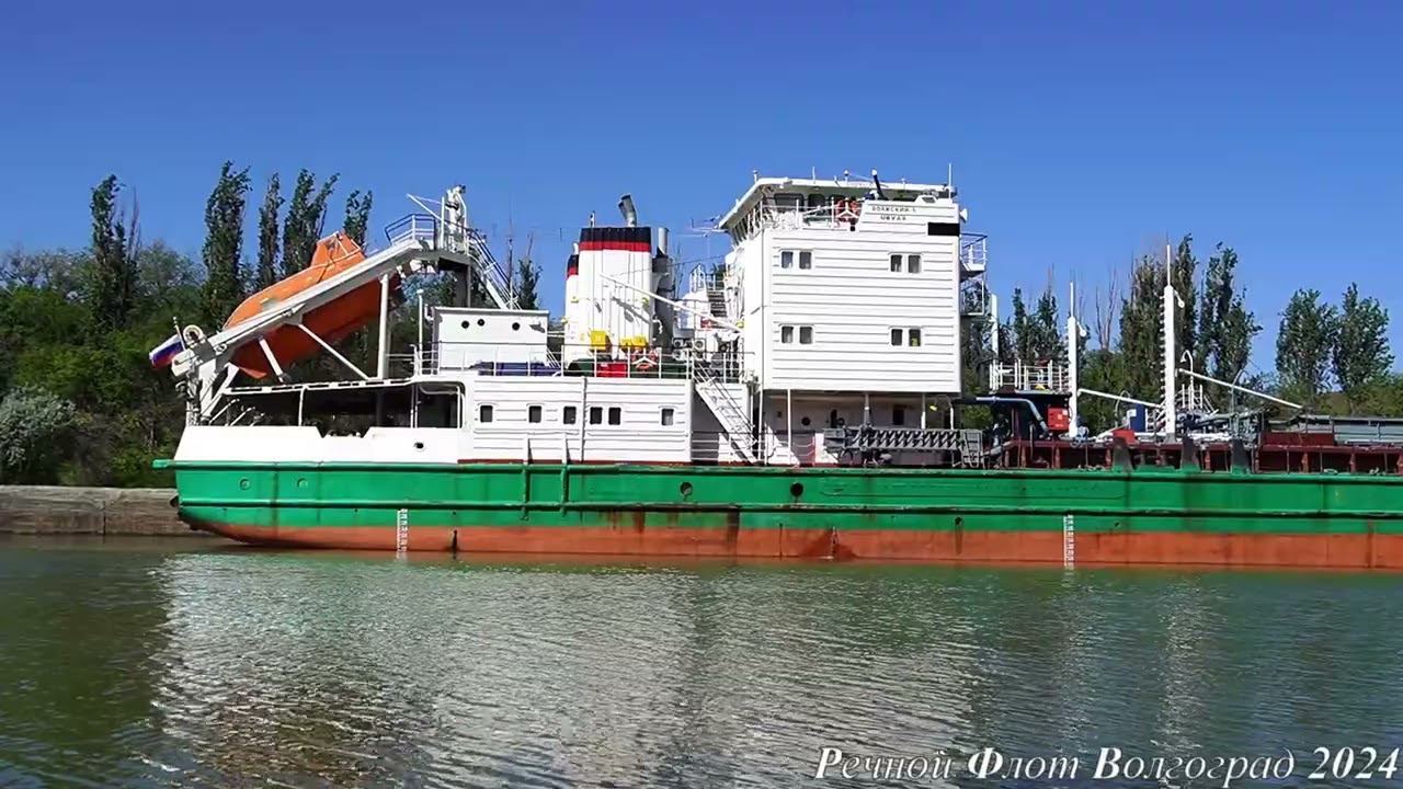 Теплоход ВОЛЖСКИЙ 5 выходит из шлюза №2 Волго донского канал и идет в сторону Волги смотреть онлайн