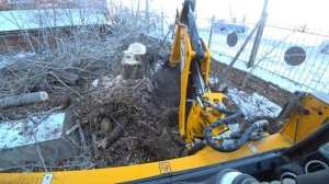 Корчую пни зимой. Зимняя работа на тракторе экскаваторе погрузчике JCB 3CX