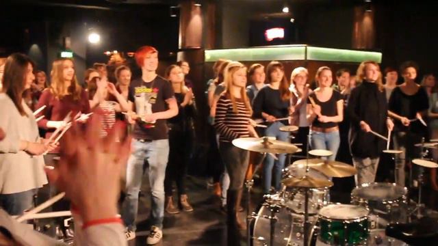 DRUM FITNESS - how 150 women learned to play drums? смотреть онлайн
