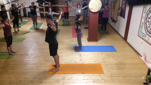 Валерий Вира. Медитация и Хатха-йога в студии "Кайлас". смотреть онлайн