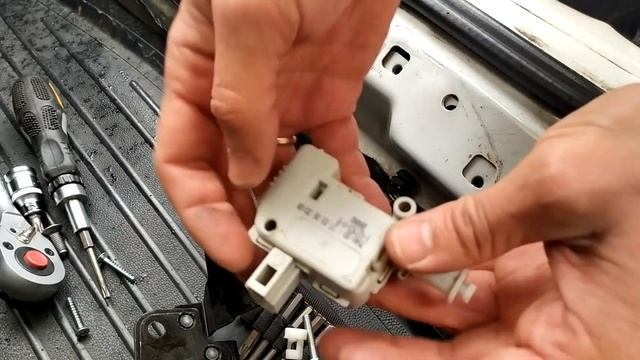 Ремонт замка багажника смотреть онлайн