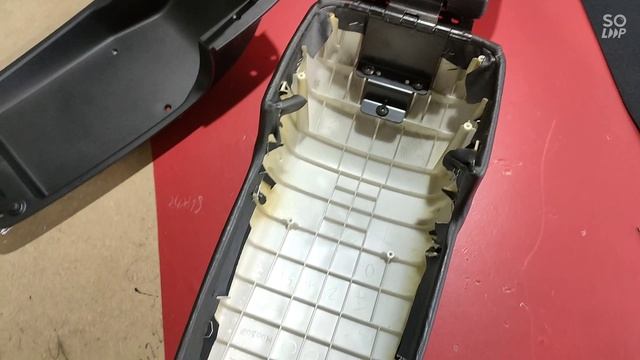 как разобрать подлокотник от Mitsubishi Outlander