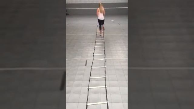 Ladder Drill - One Foot Bunny Hop смотреть онлайн