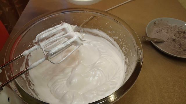 Կակաոյով (Շոկոլադե) բիսկվիթ առանց Ջեռոցի | Spongecake without oven | Шоколадный бисквит без духовки смотреть онлайн