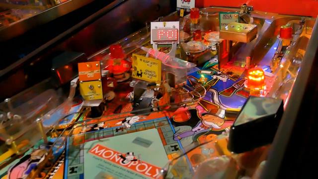 Как играть в пинбол Monopoly от Stern Pinball смотреть онлайн
