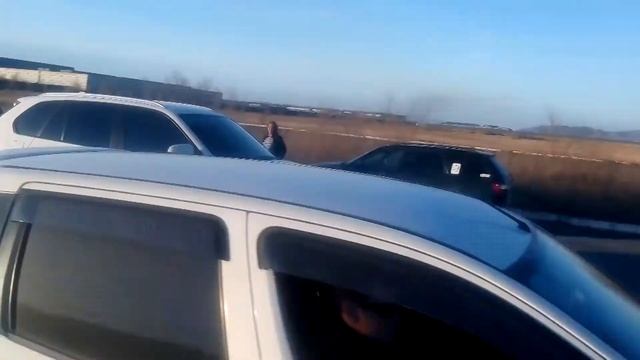 Daihatsu YRV 1.3 turbo vs BMW X5 3.0D смотреть онлайн