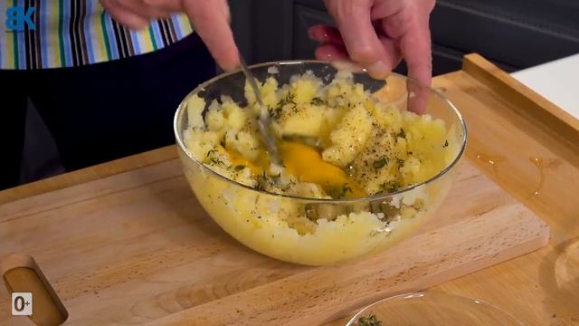 Картофельные котлеты на сковороде с луком и сыром смотреть онлайн