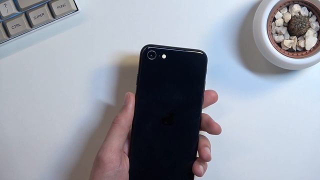 iPhone SE 2022 Unboxing & Overview: WHAT THE HELL?! смотреть онлайн