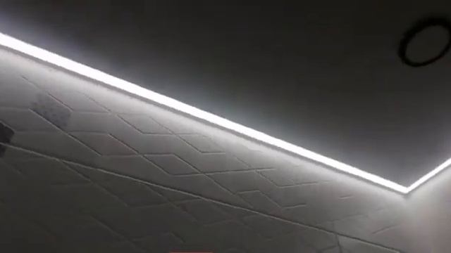 Натяжной потолок в ванной комнате с контурной подсветкой. смотреть онлайн
