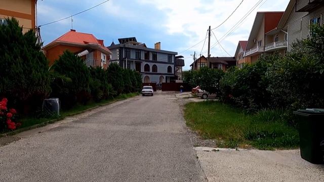 Ул.. Чистая , ну просто фруктовый сад! Июль 2022 ?ЛАЗАРЕВСКОЕ СЕГОДНЯ?СОЧИ. смотреть онлайн