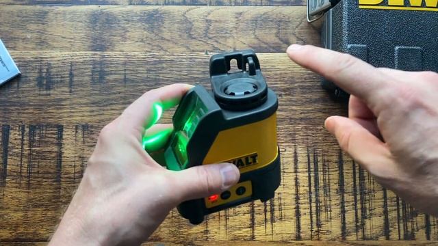 Dewalt DW088CG Green Line Laser Review смотреть онлайн