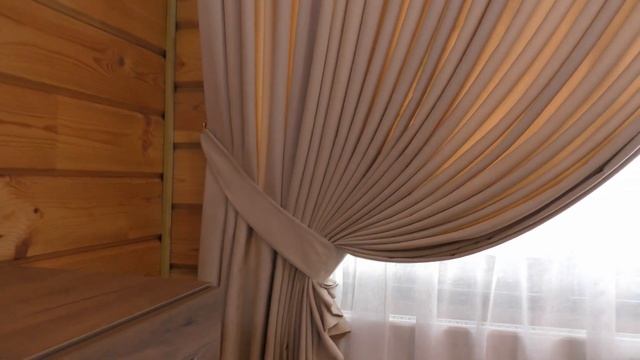 Шторы на скошенные окна. Шторы на мансардные окна со скошенными потолками. Дизайн интерьера. Рум ту смотреть онлайн