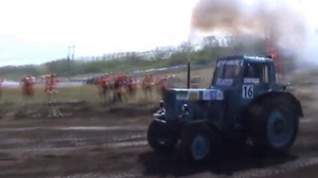 Гонки на тракторах "Бизон трек шоу 2013" смотреть онлайн