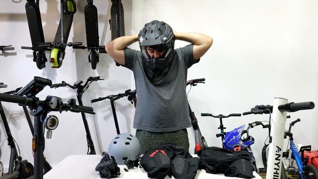 Must Have Scooter Accessories смотреть онлайн
