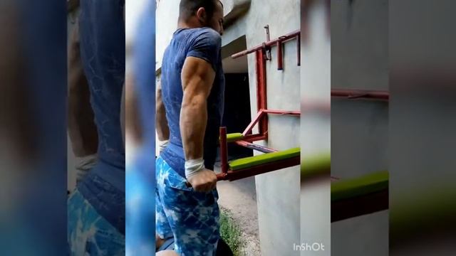 ?отжимания на брусьях с весом 40 кг 5 повторений? смотреть онлайн