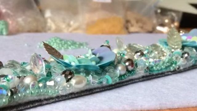 Ободок расшитый бусинами, пайетками и бисером. смотреть онлайн