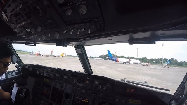 BATIK AIR BOEING 737-800 смотреть онлайн