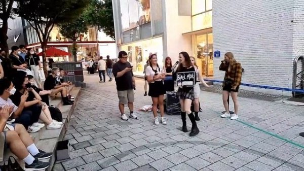 WEDNESDAY. BLACK MIST. BEAUTIFUL PASSION BUSKING IN THE RAIN. HONGDAE STREET.