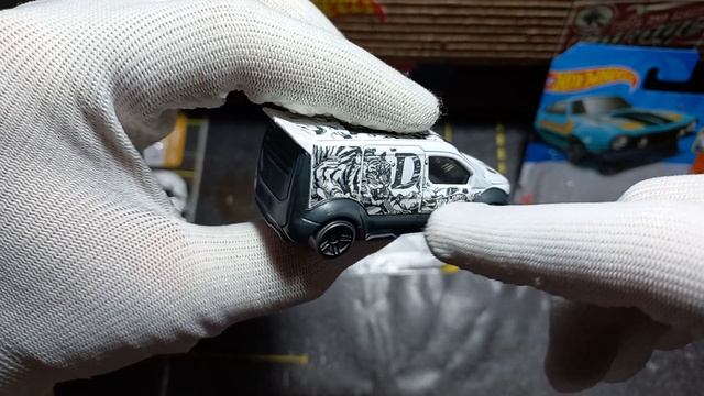 ?Ford Transit Connect by Hotwheels Art Cars 2023 1/64 review смотреть онлайн