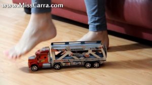 Miss Carra giantess barefoot crush toy truck (preview)