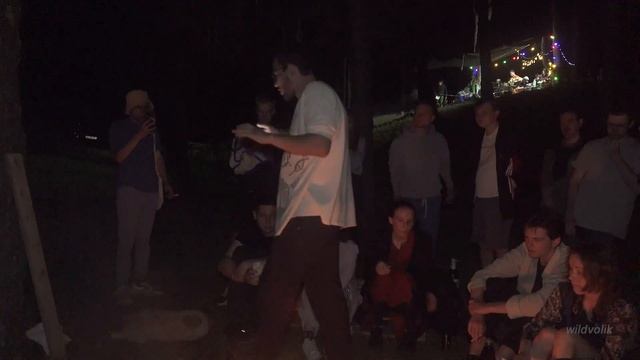 "Сквозное отверстие в теле толпы оставить мячом для пинг-понга..." Читает поэт Тархун Бебрыч смотреть онлайн