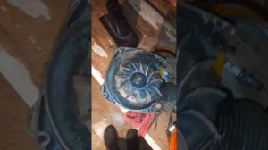 Бензопила Урал. Пытаюсь снять маховик.