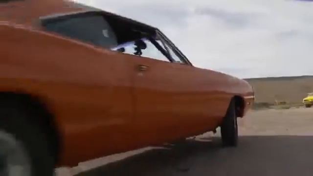 '67 Crusher Camaro vs '70 Super Bee 1,500 Mile Burnout Fest! Roadkill Episode 19 YouTube смотреть онлайн