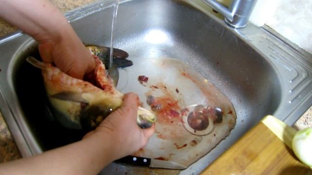 Как разделать живого карпа в домашних условиях. смотреть онлайн