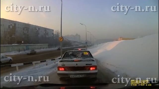 Начинающий водитель затупил смотреть онлайн
