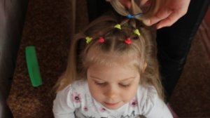 Прическа хвостики с резиночками в детский сад и не только