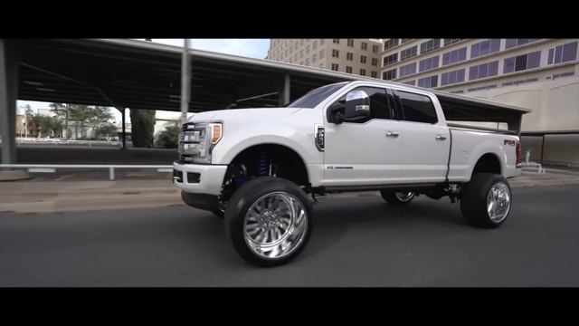 HOW A 2017 F250 PLATINUM IS BUILT! 8 INCH CHROME LIFT ON 26X16 FROM START TO FINISH!!!! смотреть онлайн