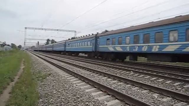 Электровоз ЧС2К-523 (ТЧЭ-27) со скорым поездом №078Д Мариуполь - Москва. смотреть онлайн