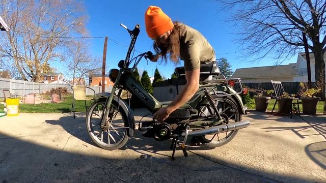 First Start In 20 Years! Barn Find Puch Maxi Moped! смотреть онлайн