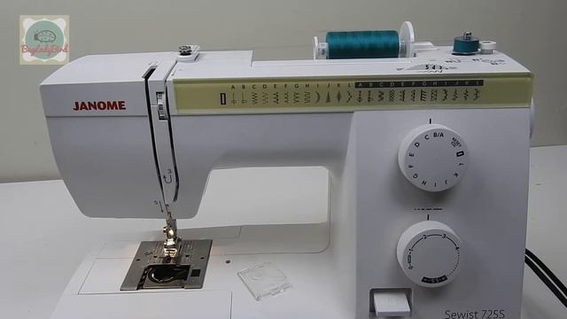 Vintage vs Modern Sewing Machines - Singer 319k vs Janome 725s - which will come out on top? смотреть онлайн
