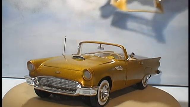 1957 Ford Thunderbird смотреть онлайн