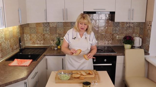 Супер вкусные бутерброды со шпротами. Оригинальный рецепт который украсит любой праздничный стол! смотреть онлайн