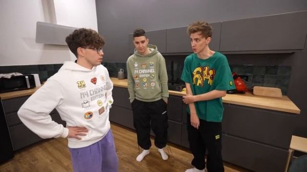 РИВИ СТАЛА ПАРНЕМ НА 24 ЧАСА!?